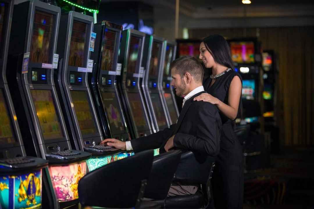 Dàn máy chơi xịn xò tại Queenco Casino